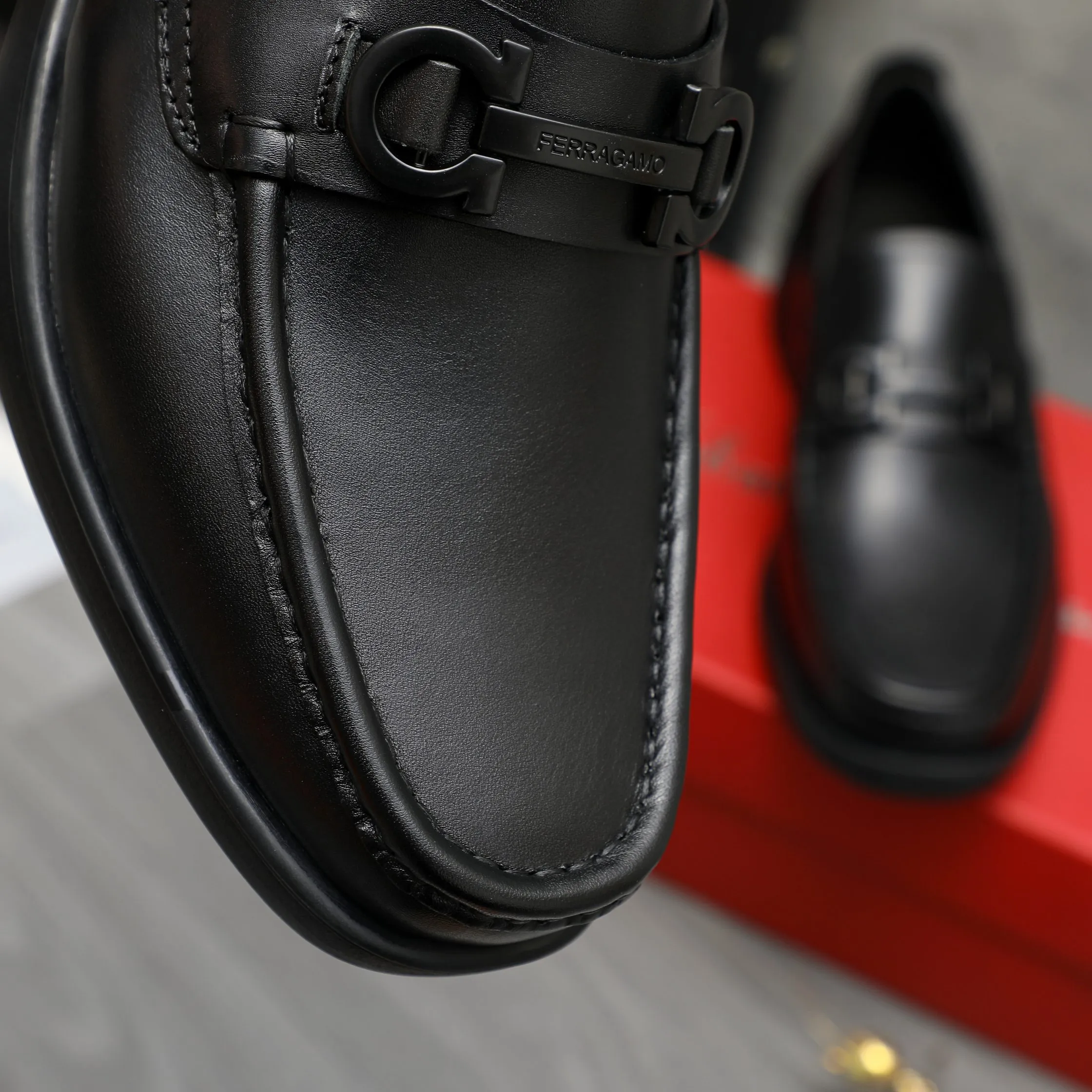 Men's shoes 💰420 Product trademark: Ferragamo "Ferragamo" business slip-on leather shoes Regular size: 38-45 (45. Customized, non-returnable) Product materials: Selected high-quality cowhide upper, cowhide lining, original outsole